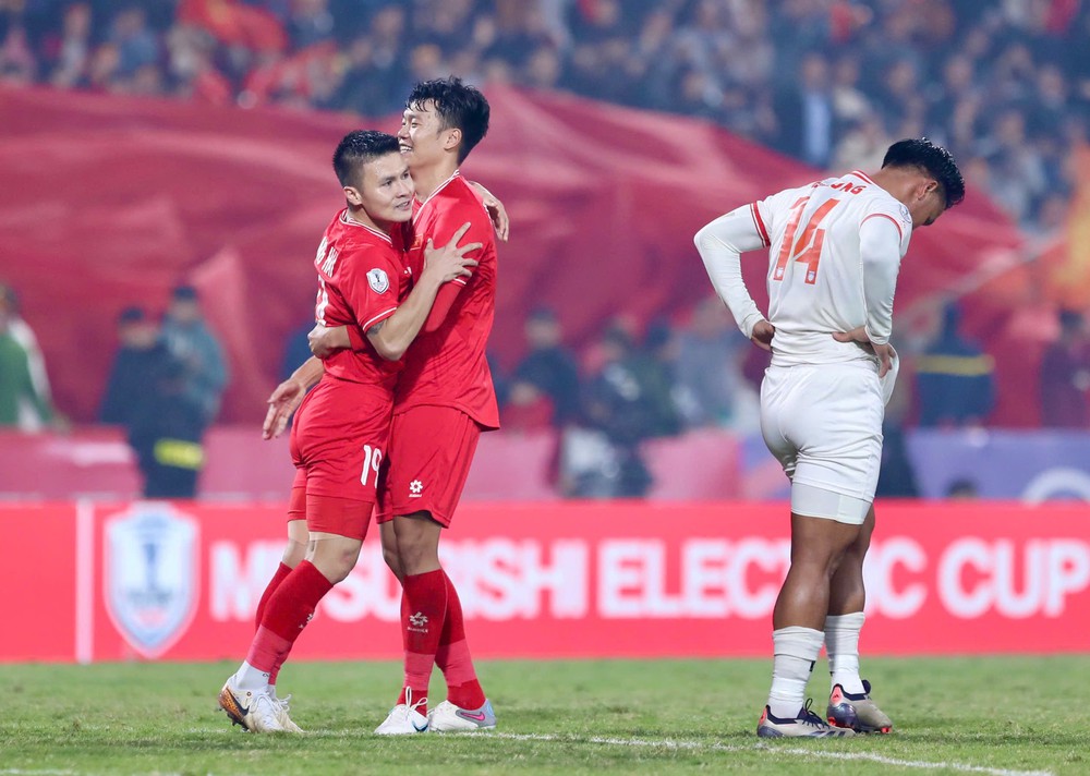 Trung vệ Thành Chung: Từ ‘người thừa’ thành ‘người hùng’ AFF Cup - Ảnh 2.