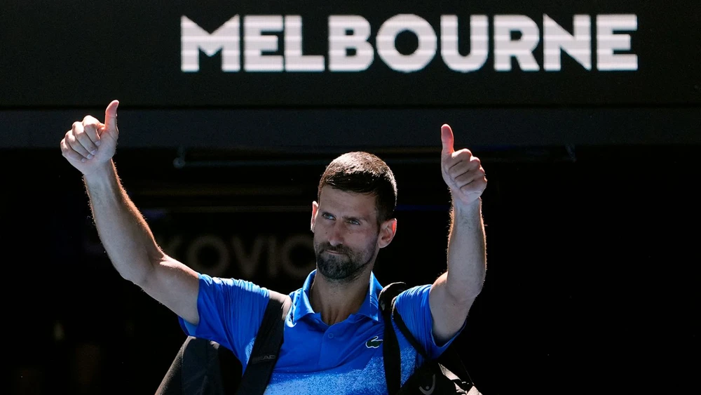 Kết quả Australian Open 2025 hôm nay 24/1: Djokovic bỏ cuộc, Zverev vào chung kết - Ảnh 1.