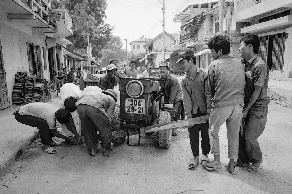 Báo Xuân - Nhiếp ảnh gia người Anh Andy Soloman: Cuộc &quot;phiêu lưu&quot; hơn 30 năm ở Việt Nam - Ảnh 2.