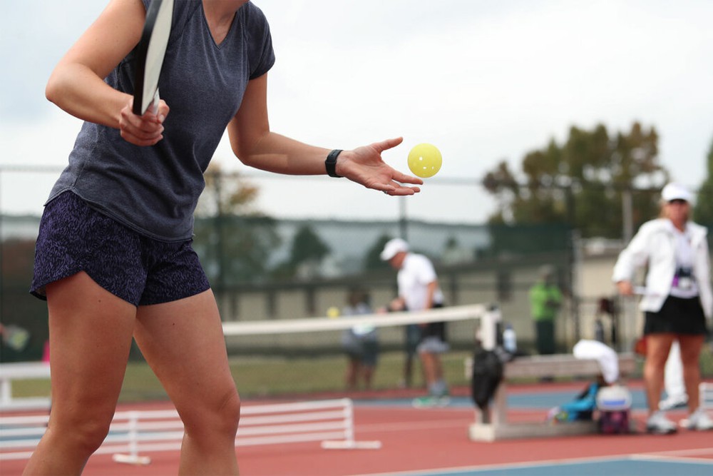 Cách phòng ngừa chấn thương Pickleball - Ảnh 2.