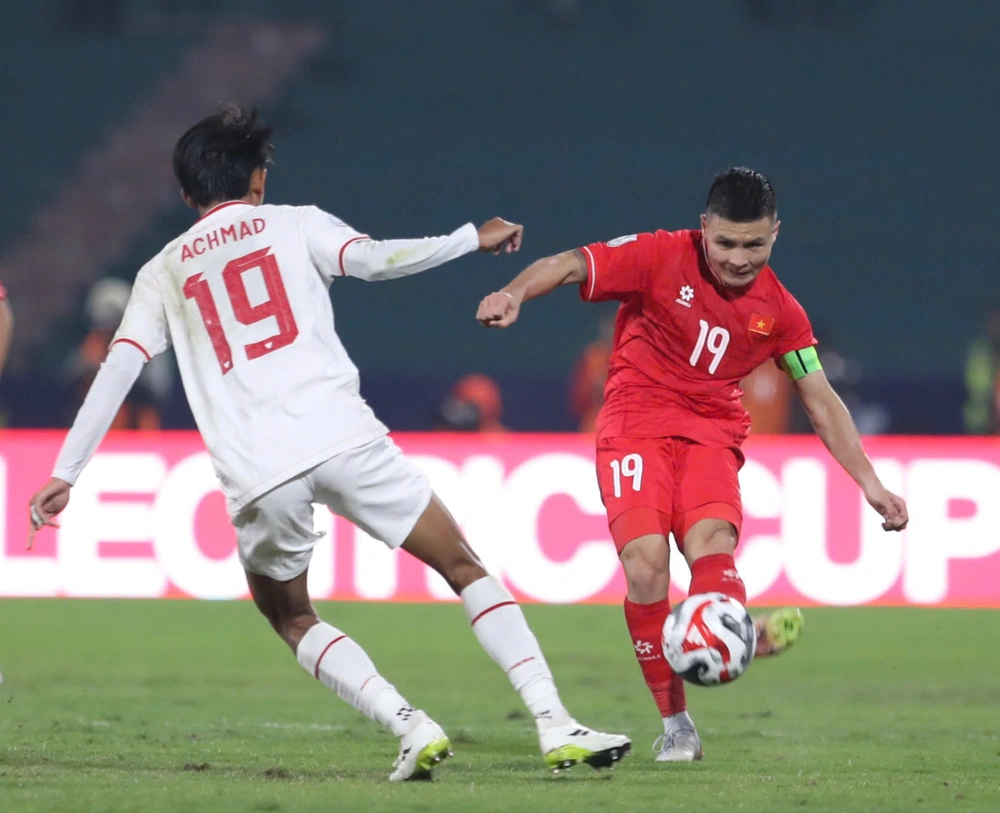 Từ cú đá thùng nước ở Mỹ Đình, Quang Hải tái sinh rực rỡ tại AFF Cup 2024 - Ảnh 4.