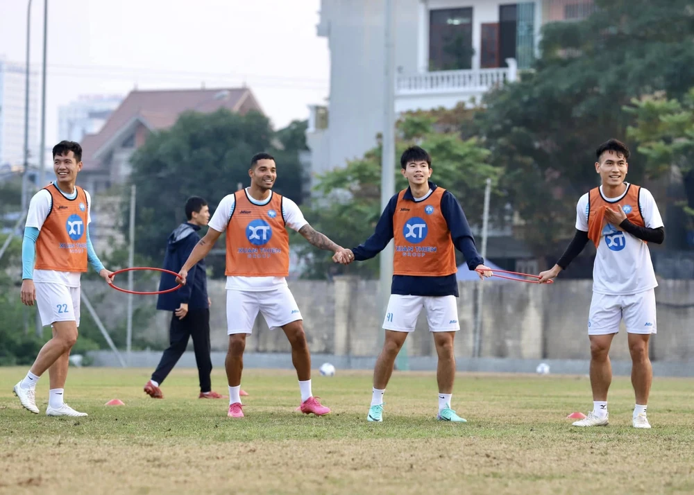 Nam Định chiêu mộ tiền đạo Brazil, Xuân Son hứa hẹn như hổ thêm cánh ở V-League mùa này - Ảnh 3.