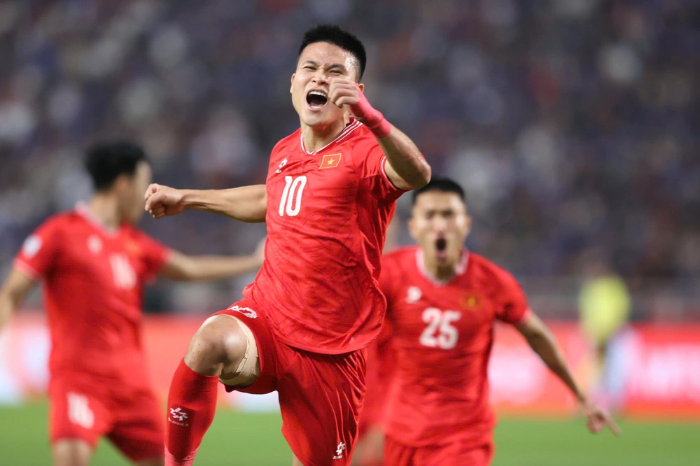 Thắng Thái Lan cả hai lượt trận, ĐT Việt Nam vô địch AFF Cup 2024 theo cách đầy cảm xúc - Ảnh 1.