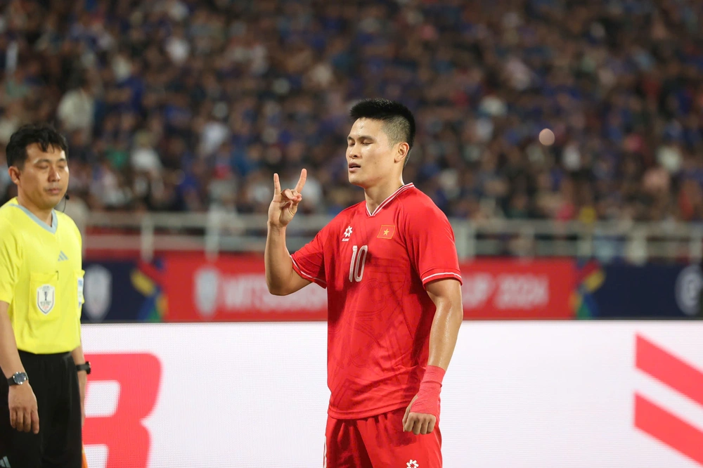 ĐT Việt Nam kiêu hãy vô địch AFF Cup 2024: Bản hùng ca của những chiến binh bất khuất - Ảnh 2.