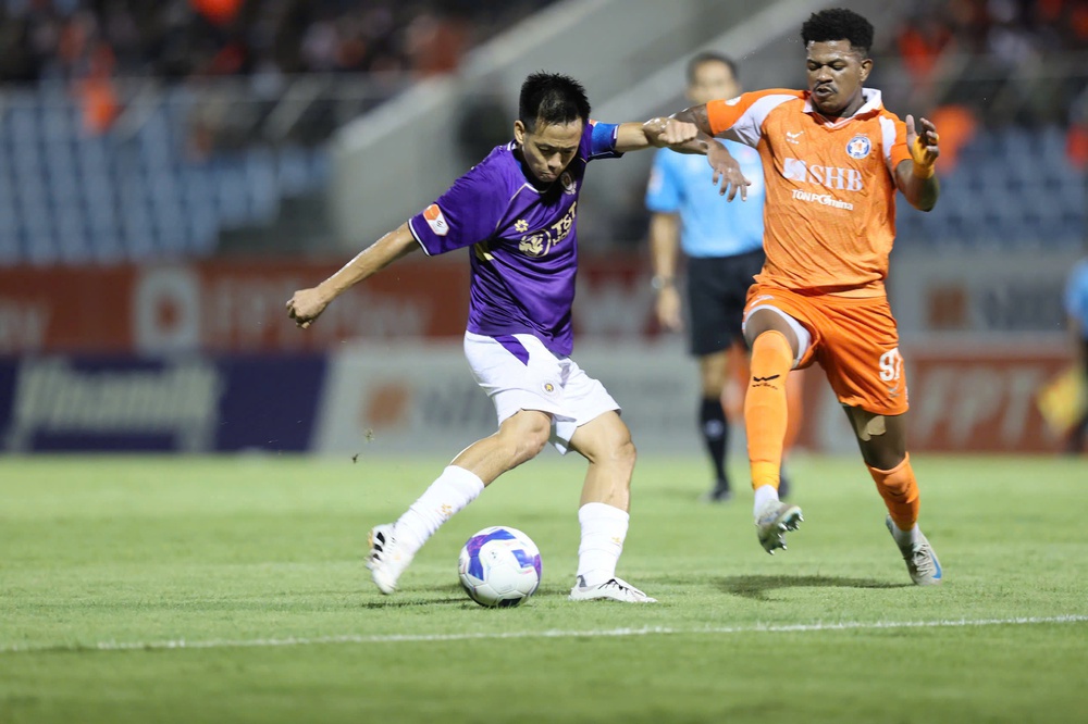 Vòng 6 LPBank V-League 2025/26; SHB Đà Nẵng 0-2 Hà Nội FC: Hòa Xuân vẫn chưa “xuân” - Ảnh 1.