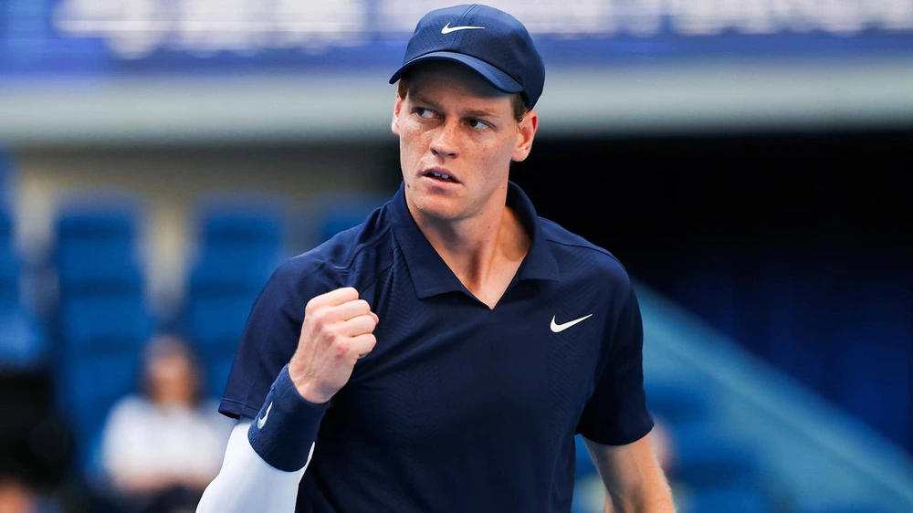Thắng dễ tay vợt gốc Việt ở chung kết China Open, Jannik Sinner giành danh hiệu thứ 3 trong năm - Ảnh 1.