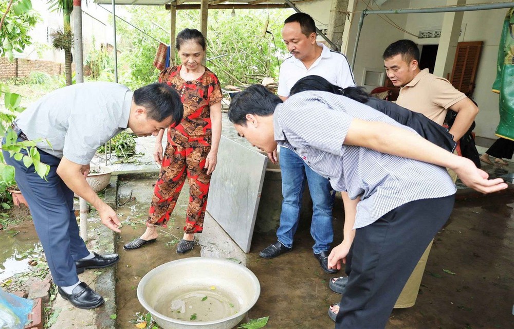 Hà Tĩnh xử lý môi trường, phòng chống dịch bệnh sau mưa bão số 10 - Ảnh 3.