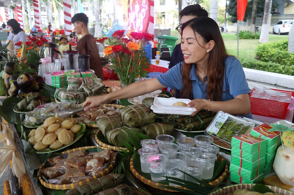 Phát triển sản phẩm du lịch từ các “sứ giả văn hóa đặc biệt”: Câu chuyện văn hóa từ các món ăn - Ảnh 2.