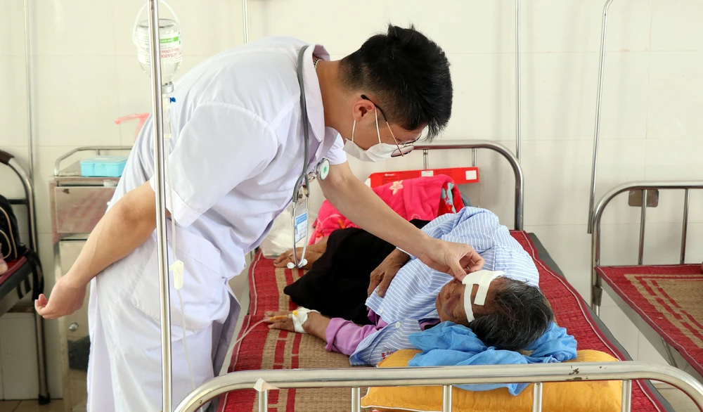 Ninh Bình ổn định cuộc sống người dân sau thiên tai - Ảnh 4.