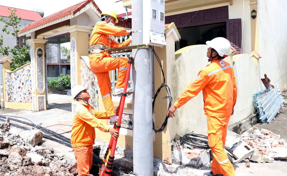 Ninh Bình ổn định cuộc sống người dân sau thiên tai - Ảnh 1.