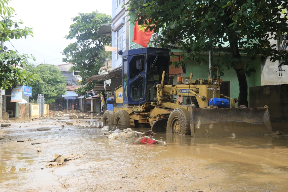 Nước rút, người dân Lào Cai tất bật dọn dẹp nhà cửa, đường phố - Ảnh 22.