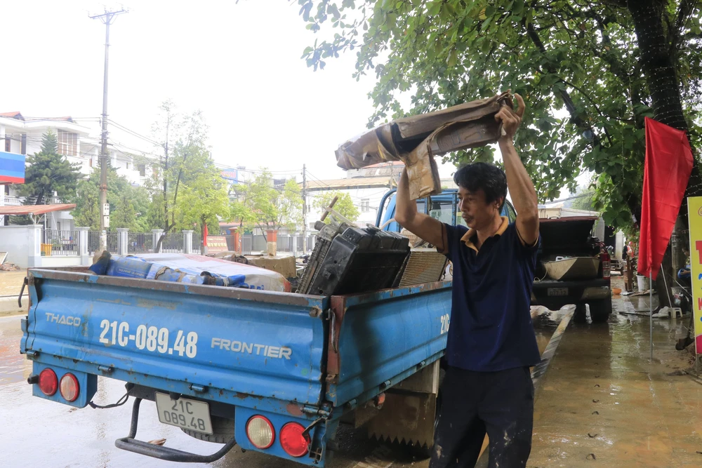 Nước rút, người dân Lào Cai tất bật dọn dẹp nhà cửa, đường phố - Ảnh 11.