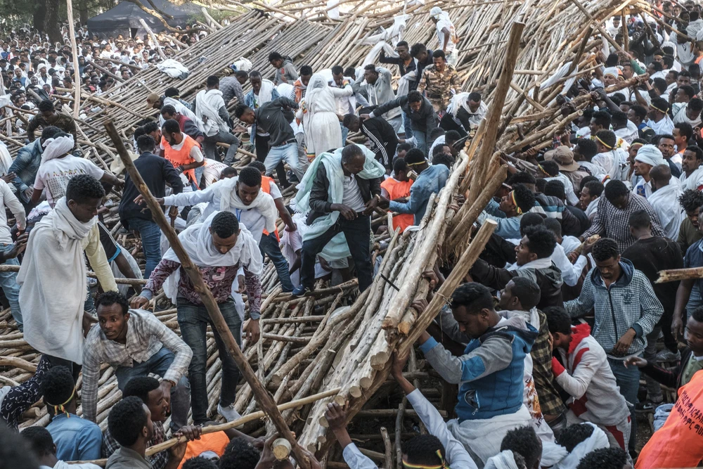 Sập giàn giáo tại Ethiopia, ít nhất 22 người thiệt mạng và 55 người bị thương - Ảnh 1.
