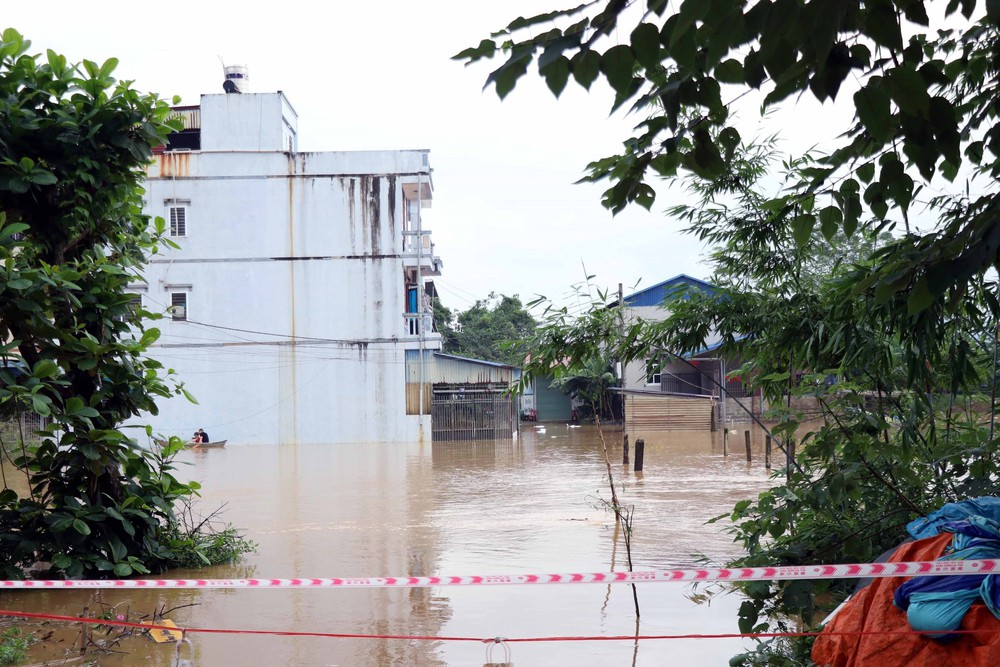 Vỡ đê bối sông Cầu tại Thái Nguyên, các lực lượng khẩn trương khắc phục - Ảnh 3.