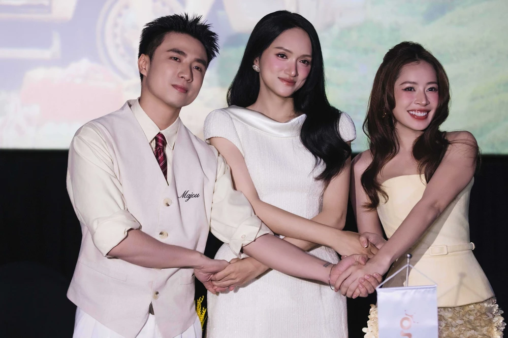 Hương Giang, Chi Pu cùng Ninh Dương story sản xuất show &quot;Hàng xóm mới&quot; - Ảnh 1.