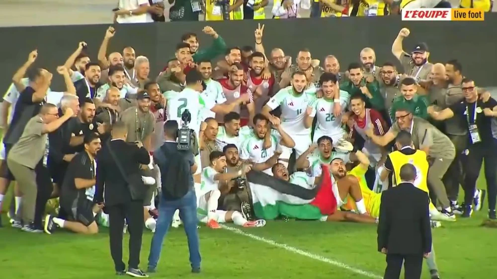 Sao gốc Việt trị giá hơn 300 tỷ đoạt vé dự World Cup cùng tuyển châu Phi, được FIFA chúc mừng - Ảnh 2.