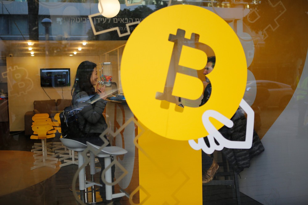 Bitcoin và vàng có khả năng trở thành tài sản dự trữ chủ chốt - Ảnh 1.