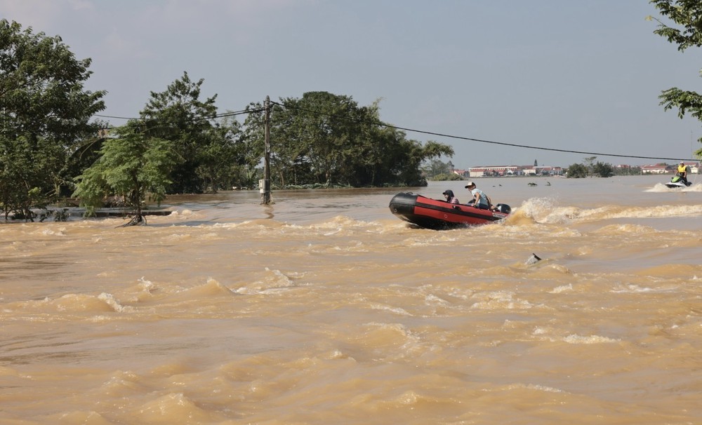 Lũ trên sông Cầu, sông Thương tiếp tục xuống nhưng vẫn trên báo động 3 - Ảnh 1.