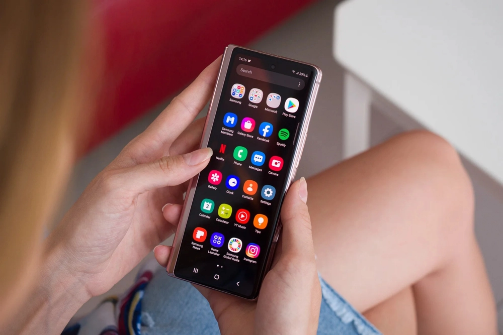 iPhone gập của Apple: Bước đột phá hay giấc mộng không thành? - Ảnh 2.