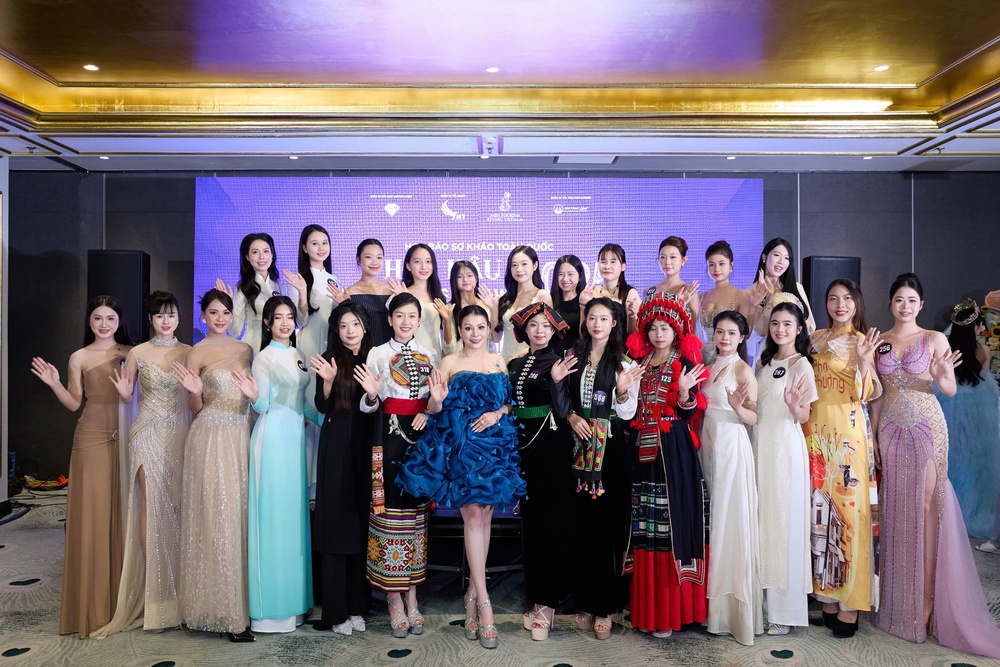 NSND Lan Hương, nhà sử học Dương Trung Quốc tìm kiếm đại sứ văn hoá du lịch 54 dân tộc - Ảnh 1.