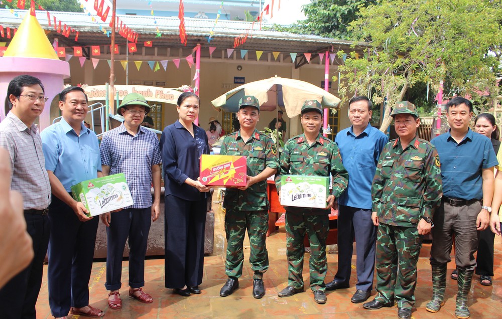 Cập nhật tình hình lũ lụt và công tác cứu trợ ngày 11/10 - Ảnh 3.