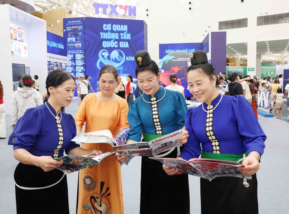 Phiên họp toàn thể Ủy ban Văn hóa và Xã hội của Quốc hội: Tạo không gian cho báo chí phát triển nhân văn, chuyên nghiệp, hiện đại - Ảnh 3.