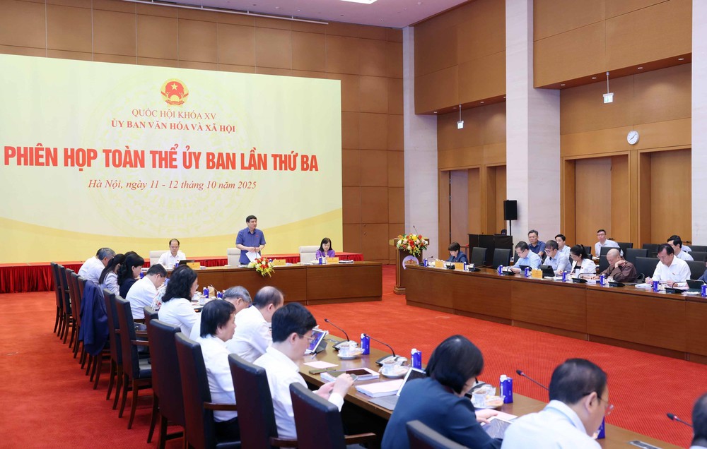 Phiên họp toàn thể Ủy ban Văn hóa và Xã hội của Quốc hội: Tạo không gian cho báo chí phát triển nhân văn, chuyên nghiệp, hiện đại - Ảnh 1.