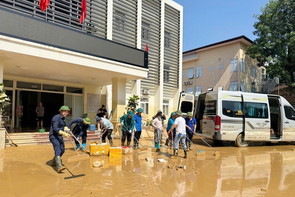 Cập nhật tình hình lũ lụt và công tác cứu trợ ngày 11/10 - Ảnh 1.