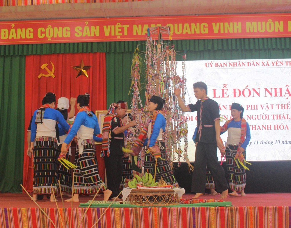 Đón nhận Di sản văn hóa phi vật thể Quốc gia Lễ hội Chá Mùn - Ảnh 2.