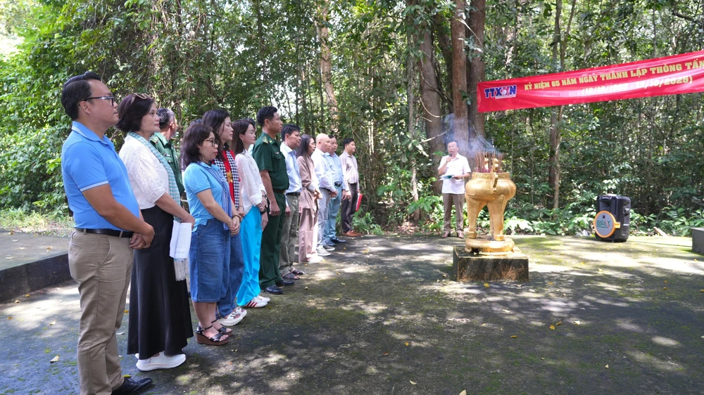 Tiếp nối mạch nguồn thông tin cách mạng của Thông tấn xã Giải phóng anh hùng - Ảnh 2.