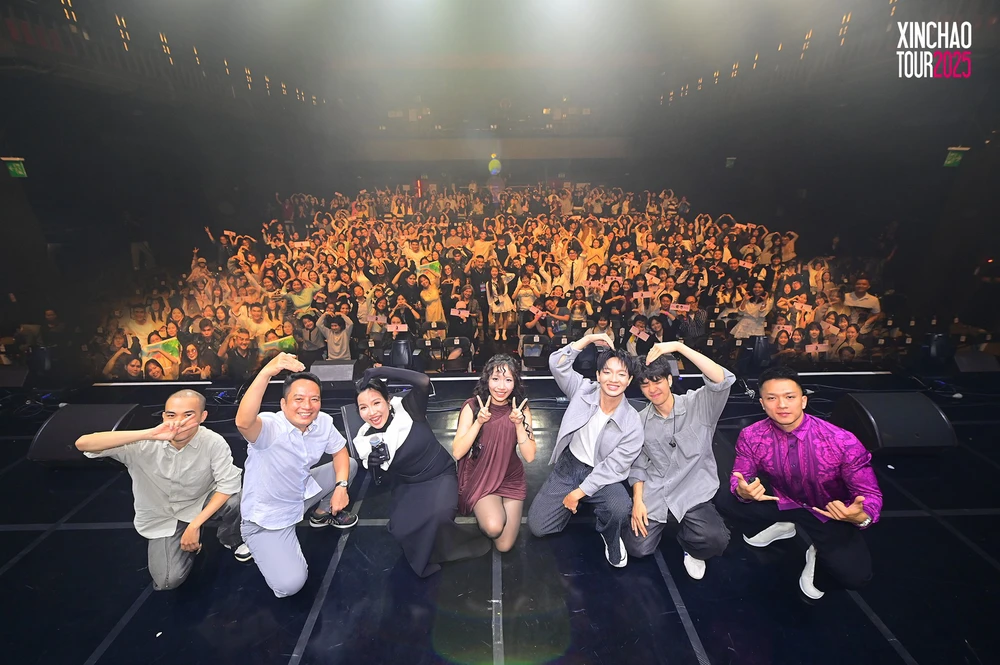 Diva Mỹ Linh và con gái chinh phục khán giả Hàn Quốc ở tour âm nhạc - Ảnh 3.