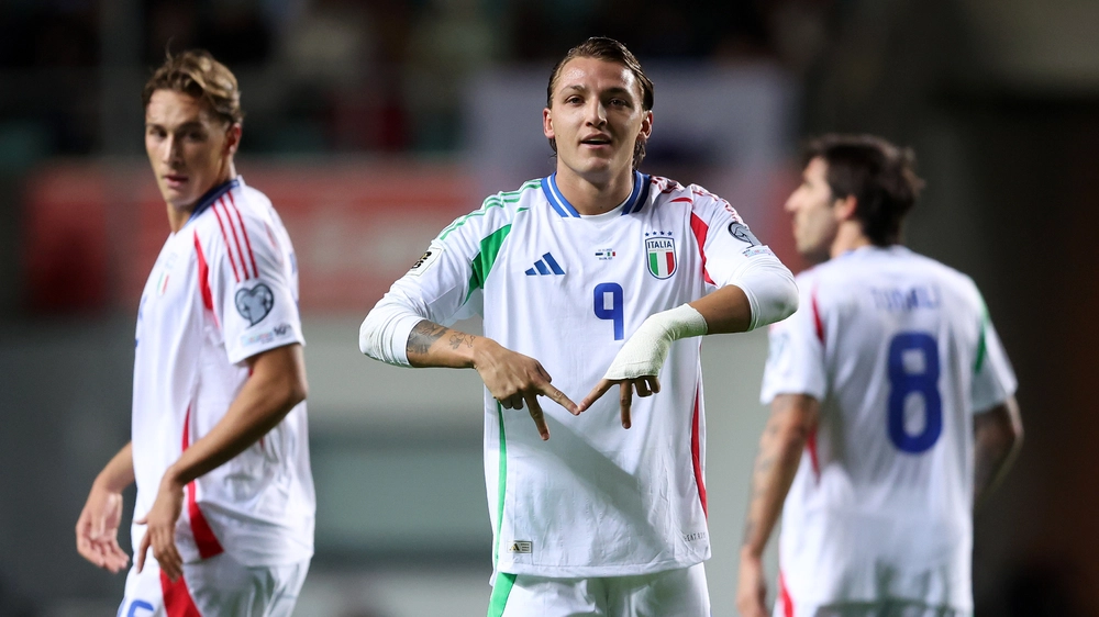 Đội tuyển Italy: Thêm một bước đến... vòng play-off - Ảnh 1.