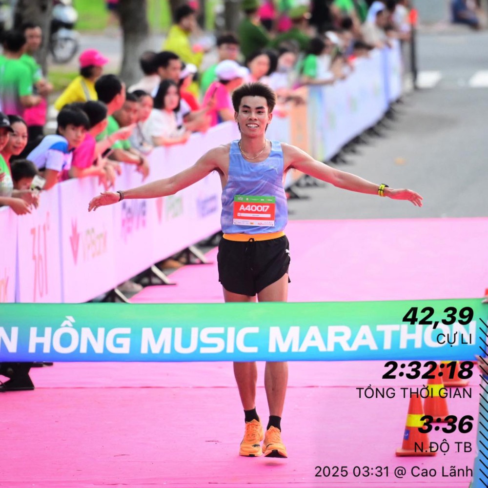 Anh Khôi vô địch giải Đất Sen Hồng Marathon 2025