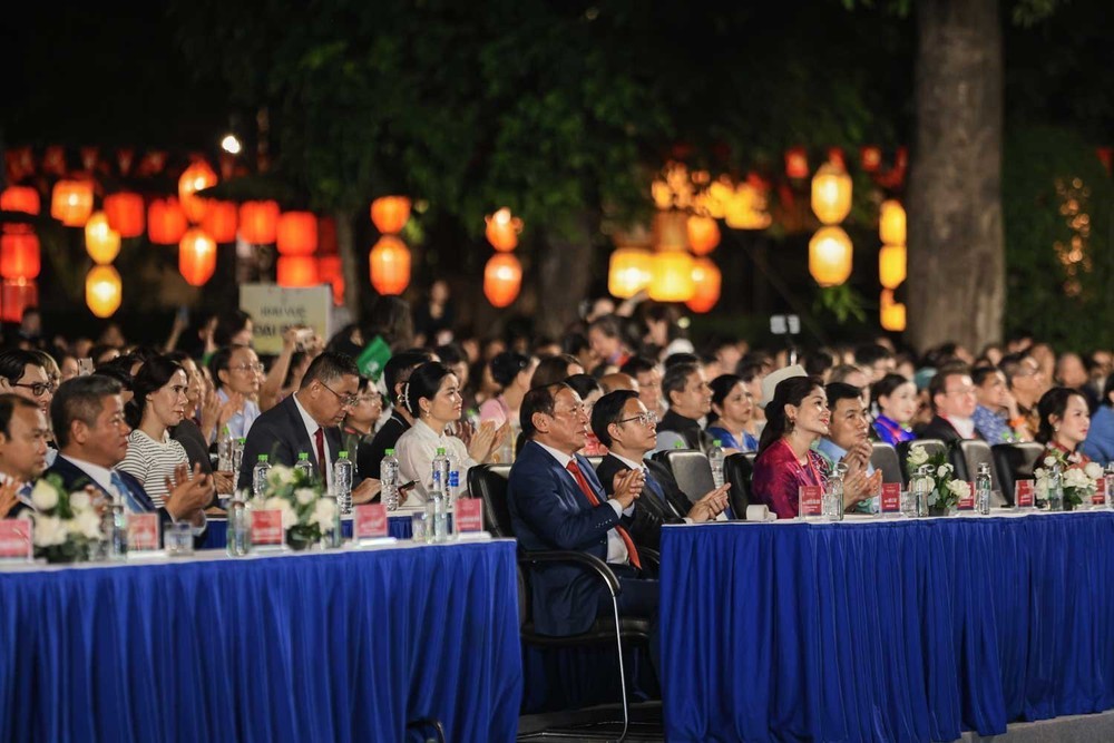Bế mạc Lễ hội Văn hóa thế giới tại Hà Nội lần thứ I - Ảnh 2.