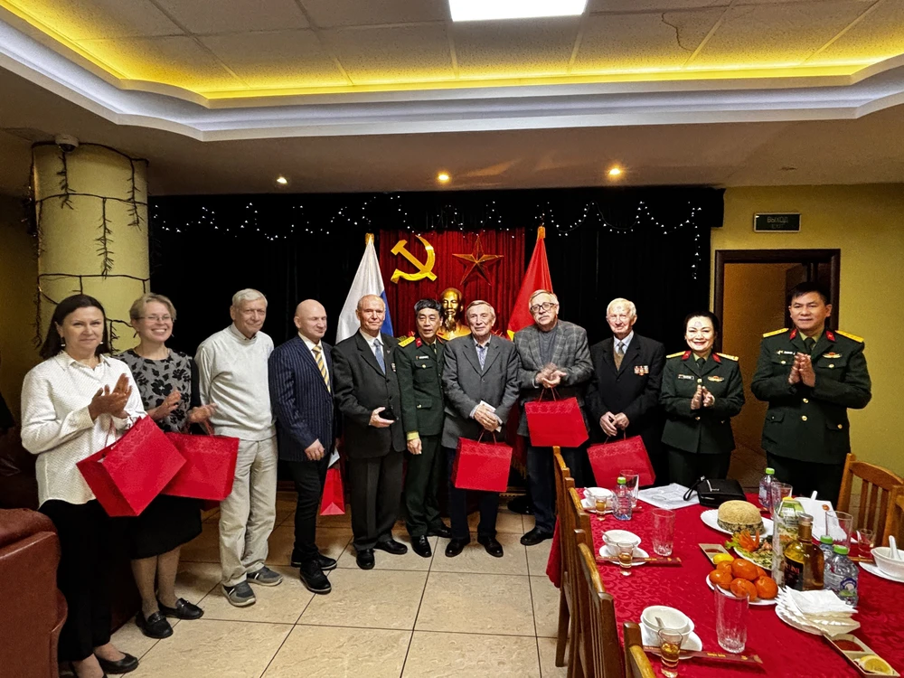 75 năm quan hệ Việt Nam - LB Nga: Xúc tiến hoàn thành ấn phẩm song ngữ về quan hệ quốc phòng song phương - Ảnh 3.
