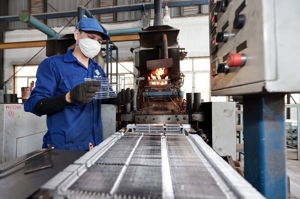 Kinh tế tư nhân trụ cột kiến tạo động lực tăng trưởng mới - Bài cuối: BÌNH LUẬN: Biến thách thức thành cơ hội vàng - Ảnh 3.