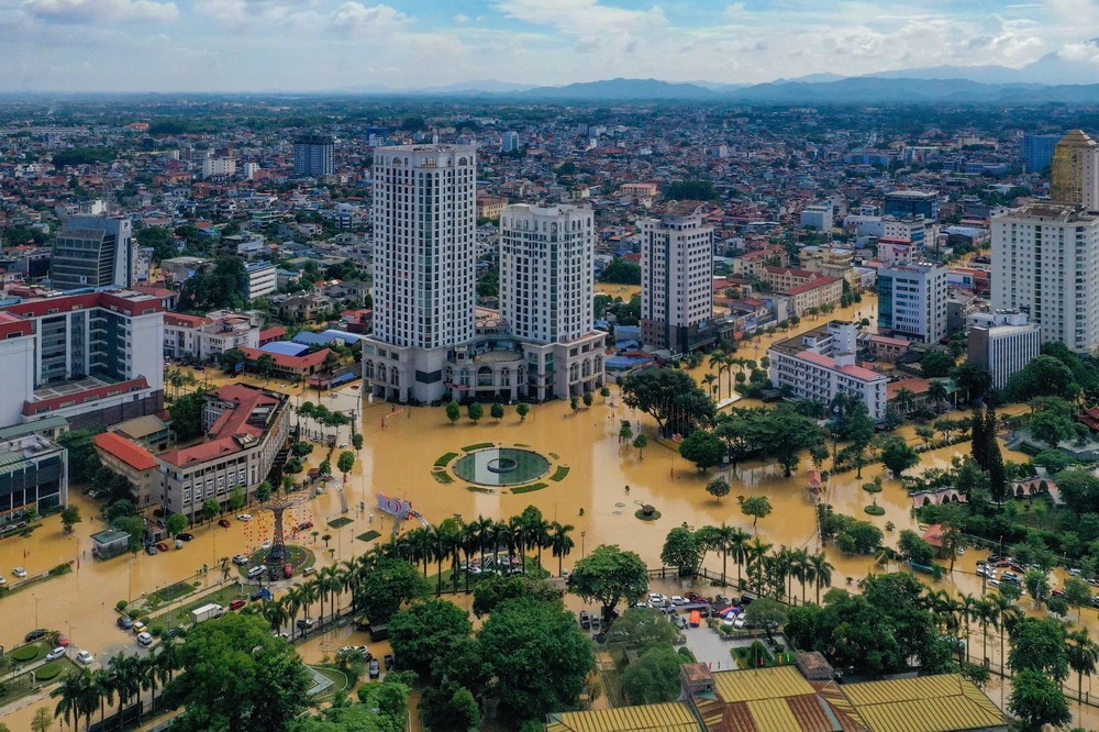 Bắc Bộ có mưa lớn, ngập lụt ở Thái Nguyên, Bắc Ninh và Hà Nội có thể kéo dài 1-2 ngày tới - Ảnh 1.