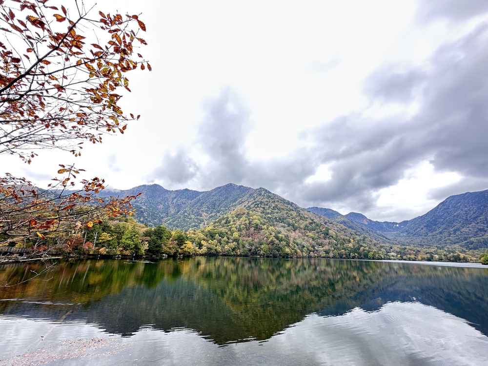 Nikko đầu thu - Khi thiên nhiên bắt đầu khoác lên tấm áo lộng lẫy của mùa lá vàng, lá đỏ - Ảnh 4.