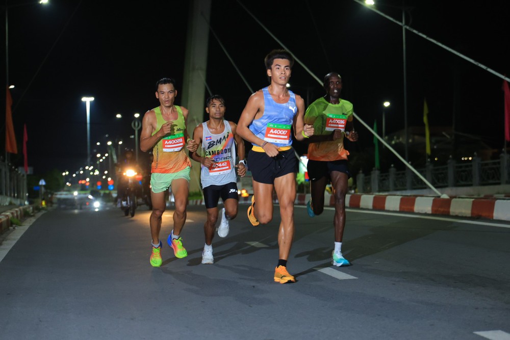 VPBank Đất Sen Hồng Music Marathon 2025: gần 120 giải thưởng được trao cho runner xuất sắc  - Ảnh 2.