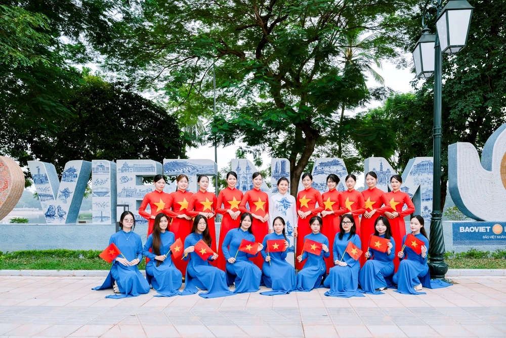 Hà Nội: Ra mắt biểu tượng gốm sứ &quot;Trái tim Tình yêu Việt Nam&quot; - Ảnh 5.