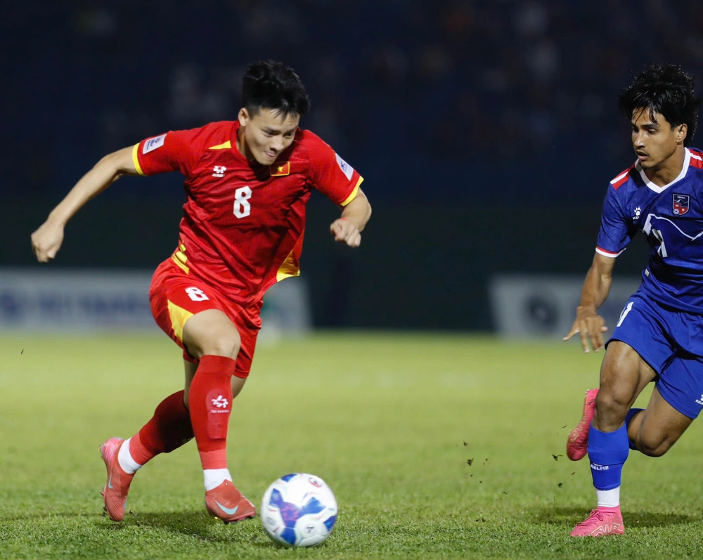 Bình luận: Chờ đợi HLV Kim Sang Sik - Ảnh 1.