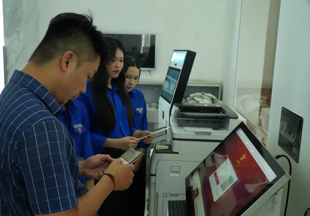 Chung tay xây dựng chính quyền số ở Thành phố Hồ Chí Minh - Ảnh 2.