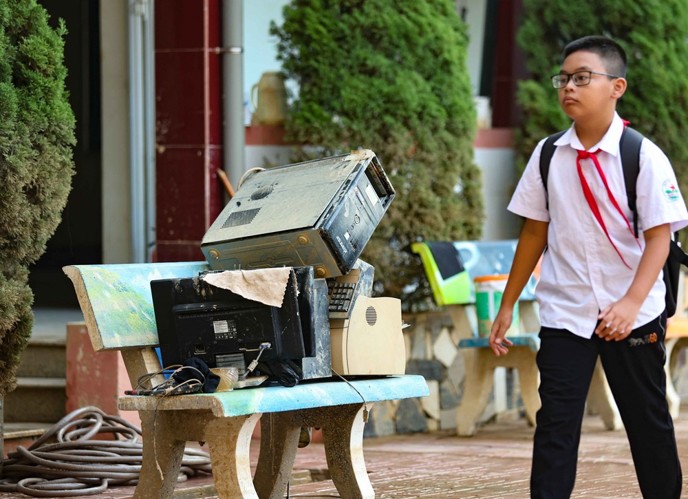 Thái Nguyên: Ngày trở lại trường đầy cảm xúc của học sinh trường Tiểu học, THCS Trưng Vương - Ảnh 14.