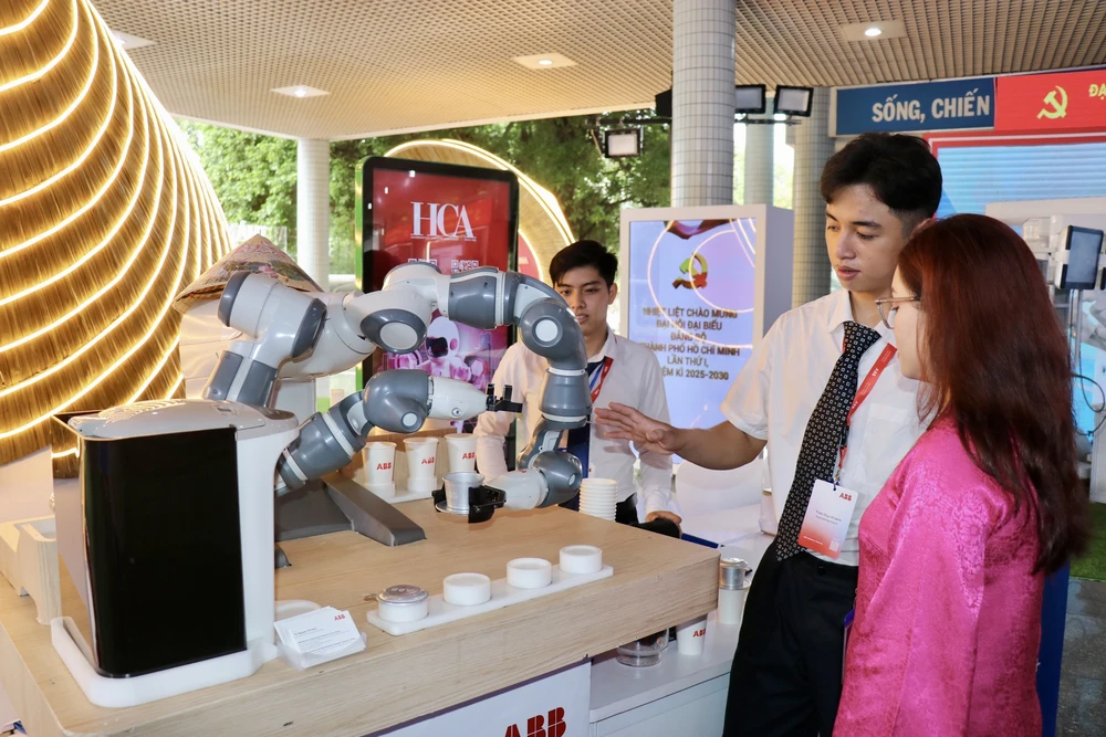 Trưng bày hàng loạt sản phẩm công nghệ chiến lược quốc gia tại Thành phố Hồ Chí Minh - Ảnh 2.