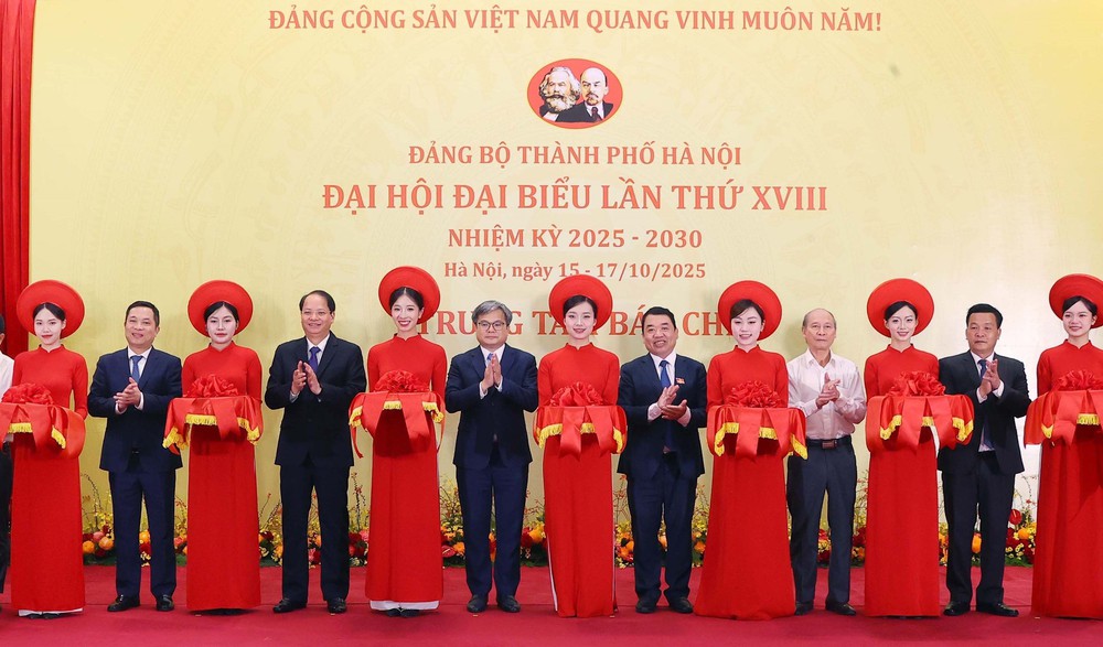 Khai trương Trung tâm Báo chí phục vụ Đại hội đại biểu Đảng bộ thành phố Hà Nội lần thứ 18 - Ảnh 2.
