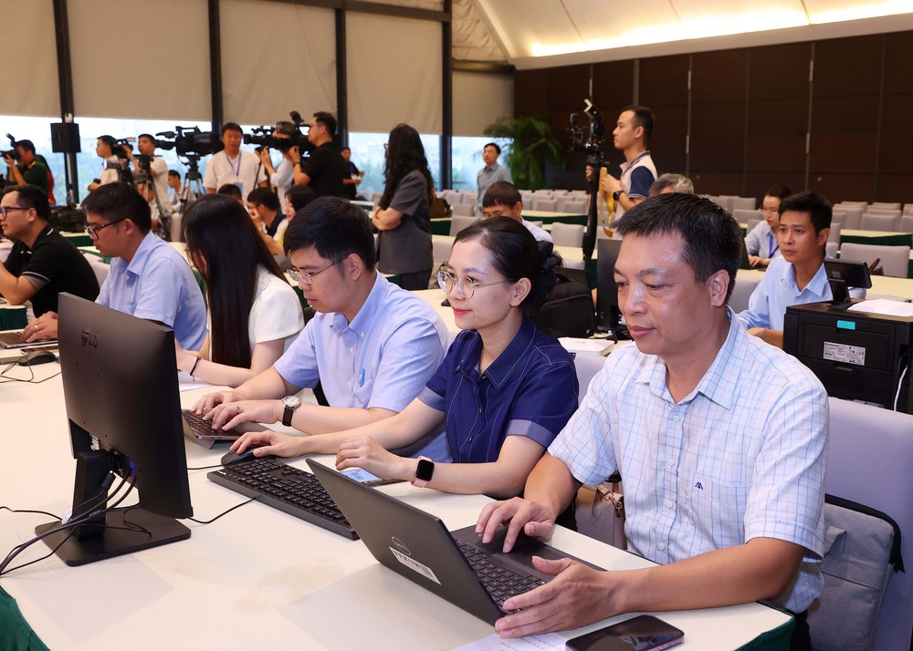 Khai trương Trung tâm Báo chí phục vụ Đại hội đại biểu Đảng bộ thành phố Hà Nội lần thứ 18 - Ảnh 7.