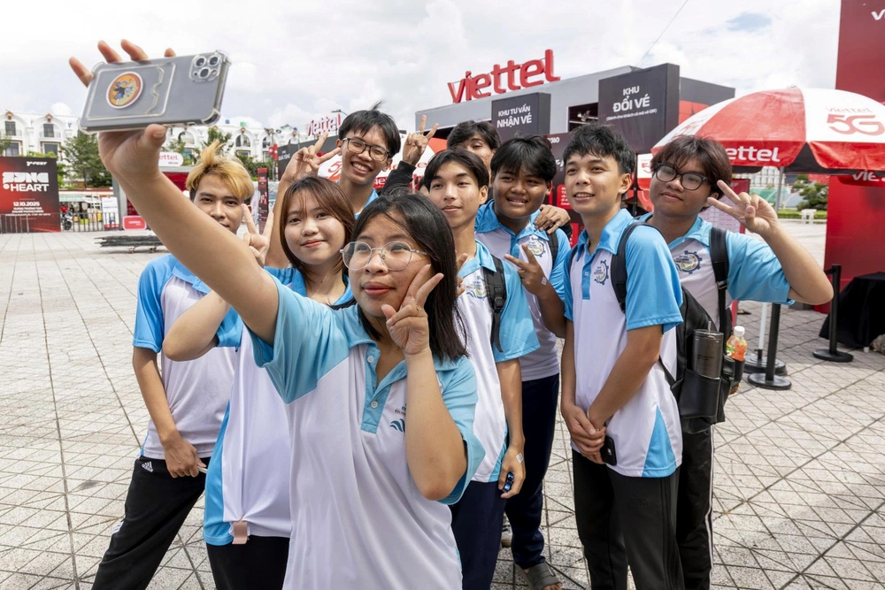 Âm nhạc và công nghệ Y-Fest chạm cảm xúc mọi người dân An Giang - Ảnh 1.