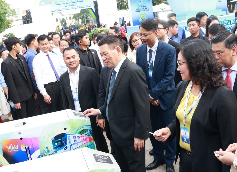 Tiến tới Đại hội XIV của Đảng: Đề xuất 5 nhóm giải pháp để TP. Hồ Chí Minh tăng trưởng 2 con số trong nhiệm kỳ tới - Ảnh 1.