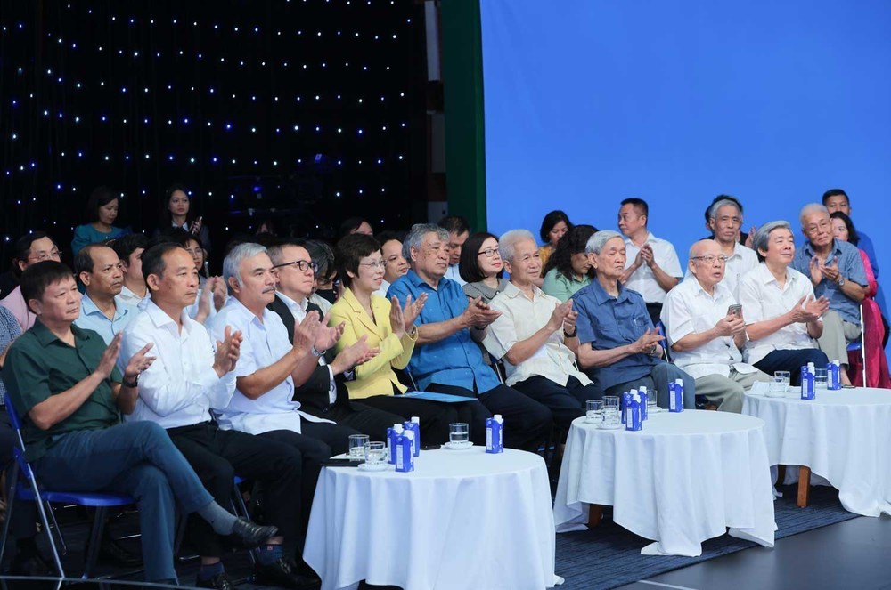 Toạ đàm “Kỷ niệm 100 năm Ngày sinh nhà báo Đào Tùng” - Ảnh 15.