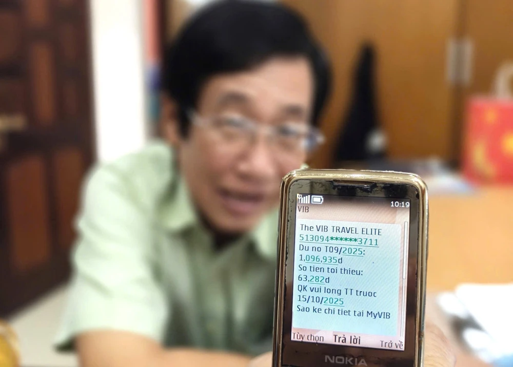 Vụ nợ ngân hàng 8.800 đồng bị tính phí, lãi 1,1 triệu đồng: Cần giải thích rõ ràng khi cung cấp sản phẩm thẻ tín dụng - Ảnh 1.